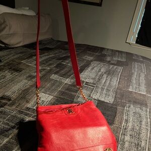 Chic Red Leather Shoulder Bag
